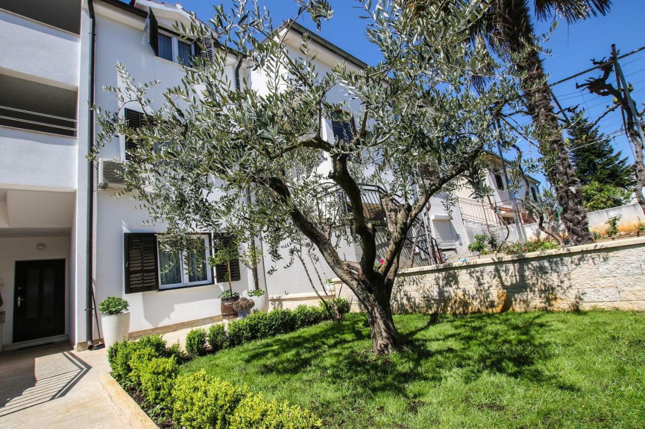Apartmani Ljubica ポレッチ エクステリア 写真