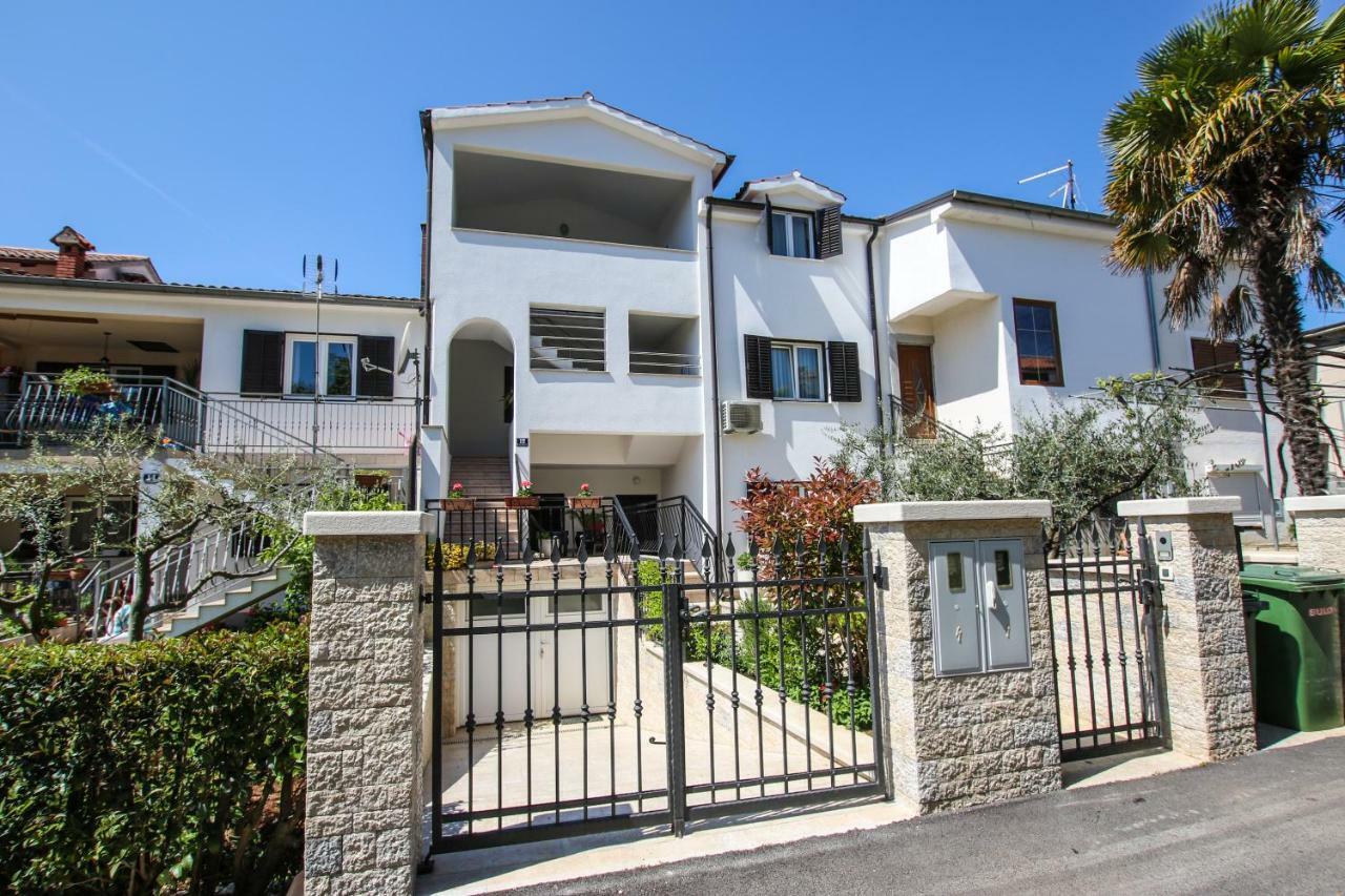 Apartmani Ljubica ポレッチ エクステリア 写真