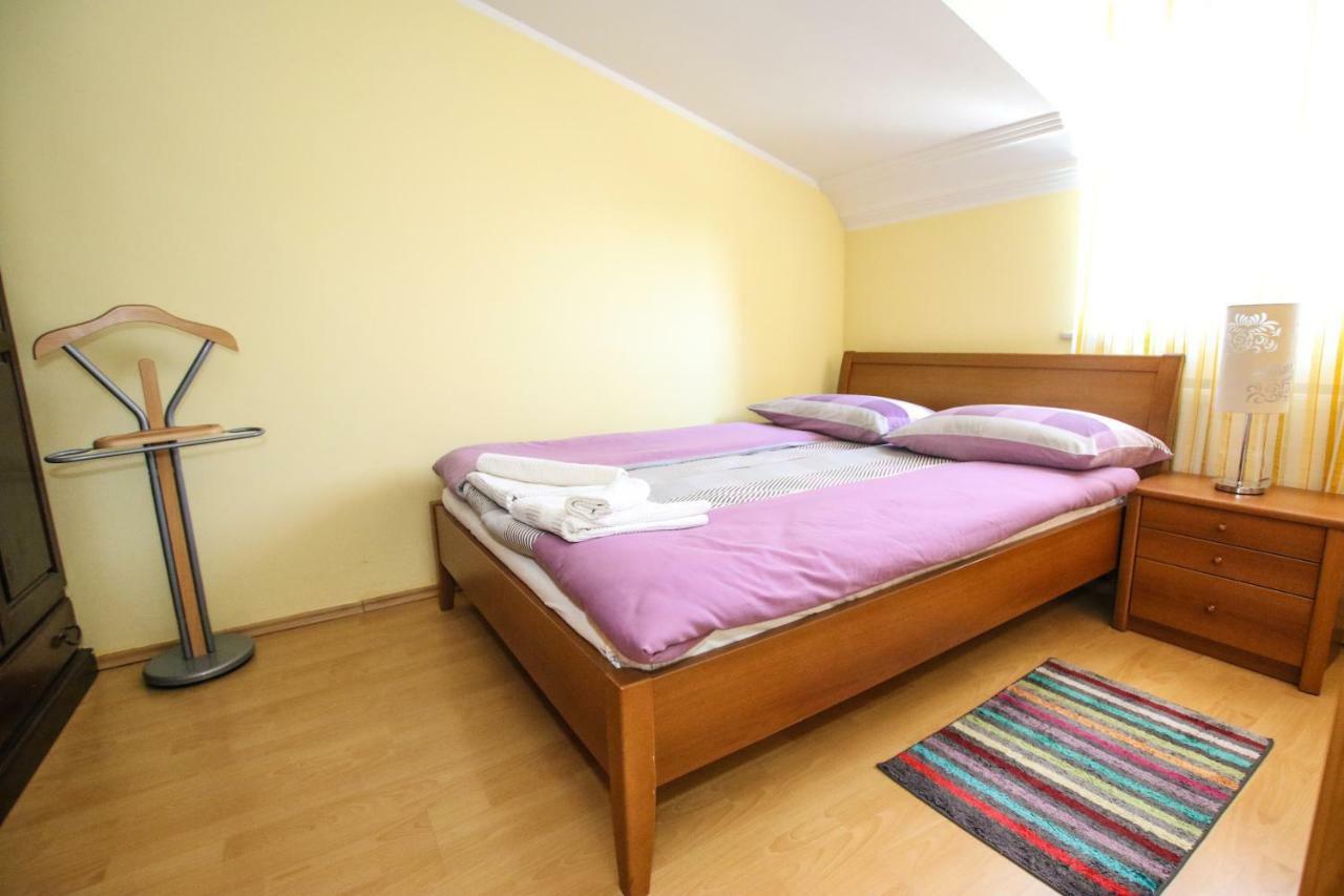 Apartmani Ljubica ポレッチ エクステリア 写真